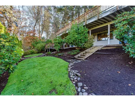 2595 Highland Oaks Drive Eugene OR 97405