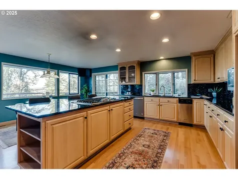 2595 Highland Oaks Drive Eugene OR 97405
