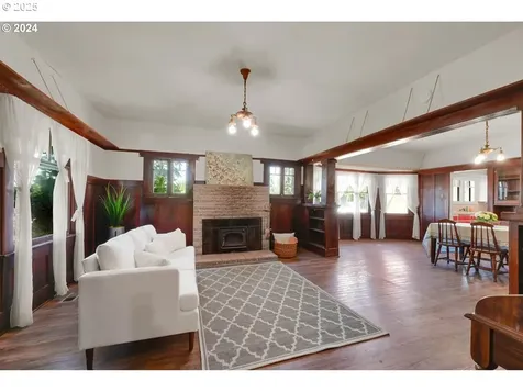 1505 E Taylor Avenue Cottage Grove OR 97424