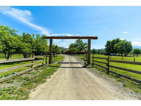 43579 Old Foothill Road Richland OR 97870