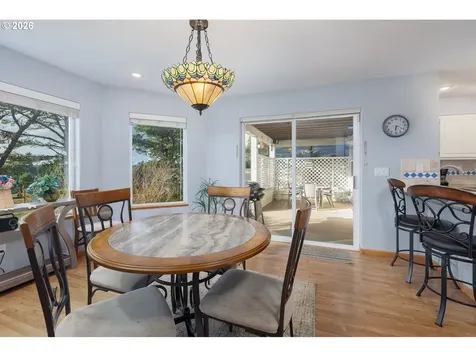 2340 S Crestline Drive Waldport OR 97394