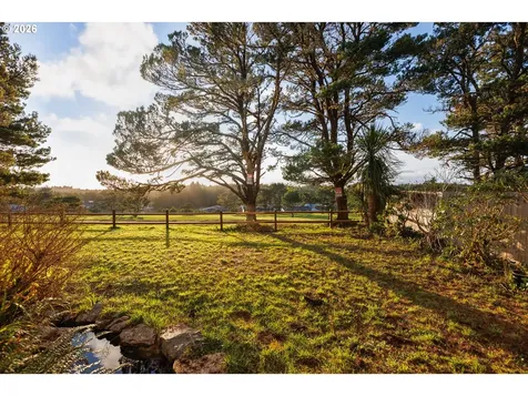 2340 S Crestline Drive Waldport OR 97394