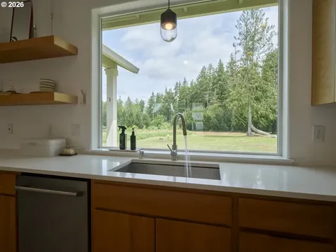 560 Park Road Winlock WA 98596