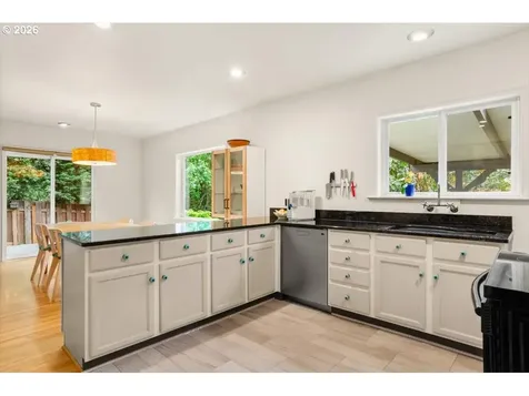 6610 SW Canyon Lane Portland OR 97225