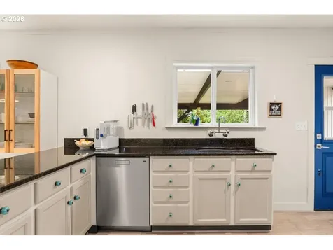 6610 SW Canyon Lane Portland OR 97225
