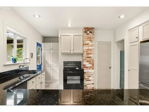 6610 SW Canyon Lane Portland OR 97225