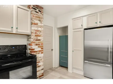 6610 SW Canyon Lane Portland OR 97225