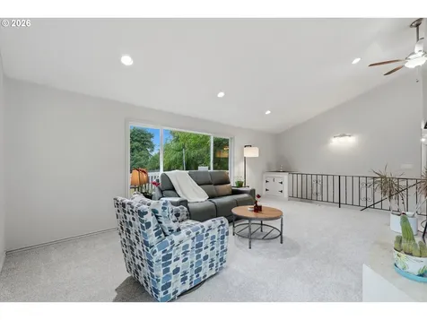 6717 Oakridge Drive Gladstone OR 97027