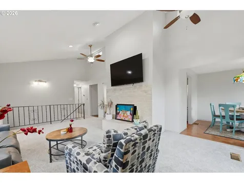 6717 Oakridge Drive Gladstone OR 97027