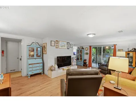 6717 Oakridge Drive Gladstone OR 97027