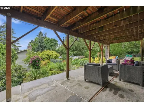 6717 Oakridge Drive Gladstone OR 97027