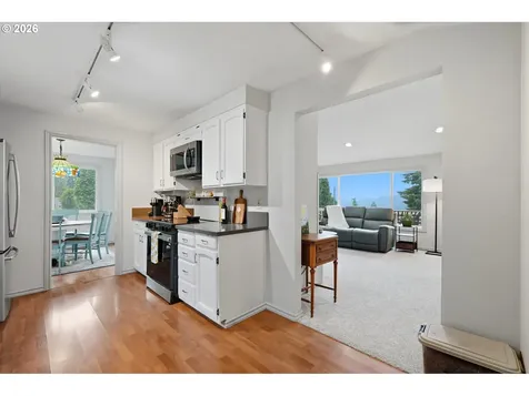 6717 Oakridge Drive Gladstone OR 97027