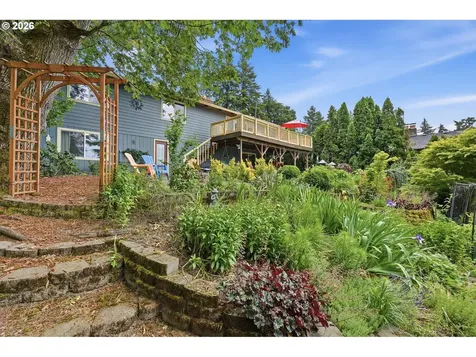 6717 Oakridge Drive Gladstone OR 97027