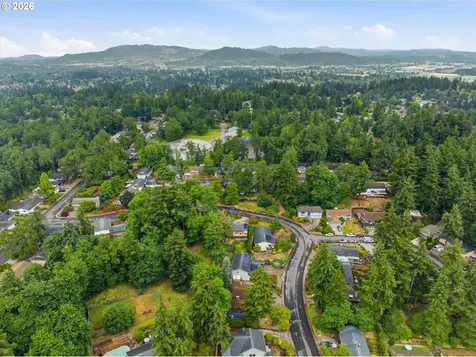 6717 Oakridge Drive Gladstone OR 97027