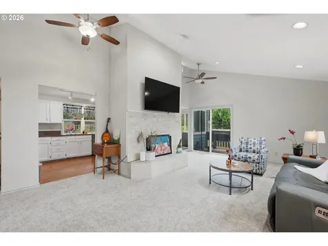 6717 Oakridge Drive Gladstone OR 97027