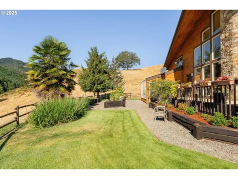 325 Beals Creek Road Canyonville OR 97417