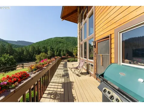 325 Beals Creek Road Canyonville OR 97417