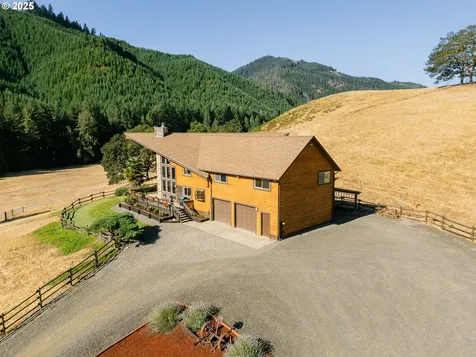 325 Beals Creek Road Canyonville OR 97417
