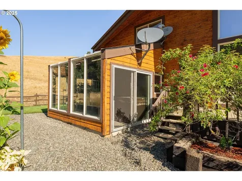 325 Beals Creek Road Canyonville OR 97417