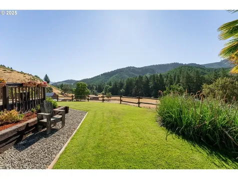 325 Beals Creek Road Canyonville OR 97417
