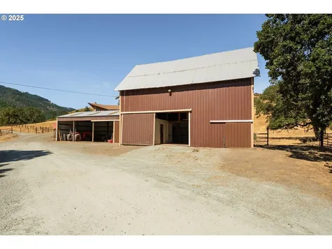 325 Beals Creek Road Canyonville OR 97417