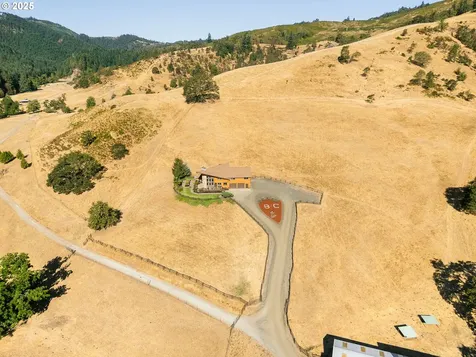 325 Beals Creek Road Canyonville OR 97417