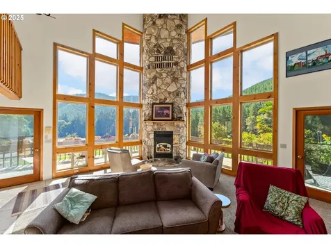 325 Beals Creek Road Canyonville OR 97417