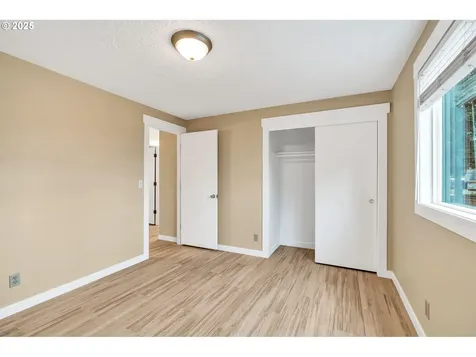 814 NE 196th Avenue Portland OR 97230