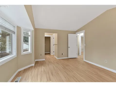 814 NE 196th Avenue Portland OR 97230