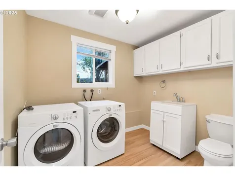 814 NE 196th Avenue Portland OR 97230
