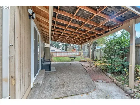 814 NE 196th Avenue Portland OR 97230