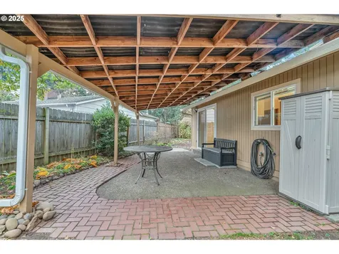 814 NE 196th Avenue Portland OR 97230