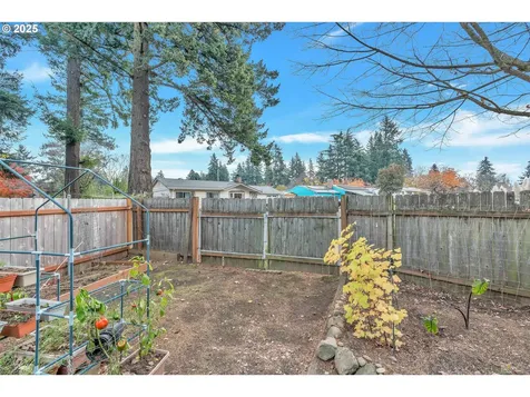 814 NE 196th Avenue Portland OR 97230
