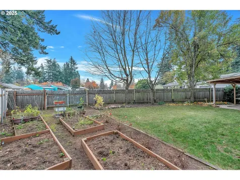 814 NE 196th Avenue Portland OR 97230