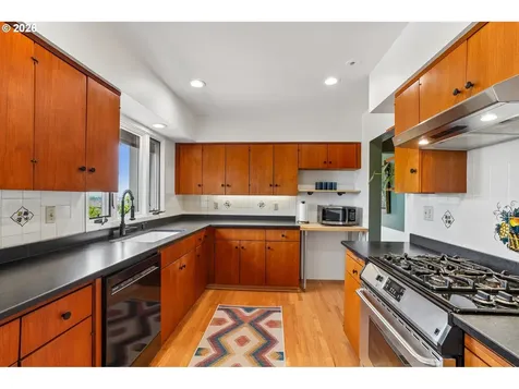 411 SE 65th Avenue Portland OR 97215