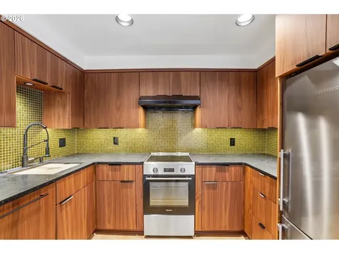 411 SE 65th Avenue Portland OR 97215