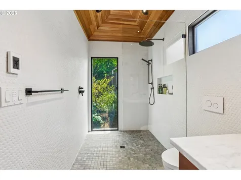 411 SE 65th Avenue Portland OR 97215
