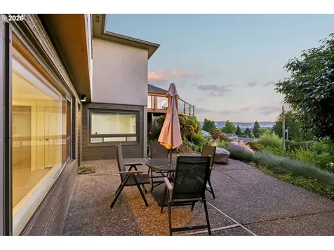 411 SE 65th Avenue Portland OR 97215