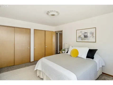 9135 SW 36th Avenue Portland OR 97219