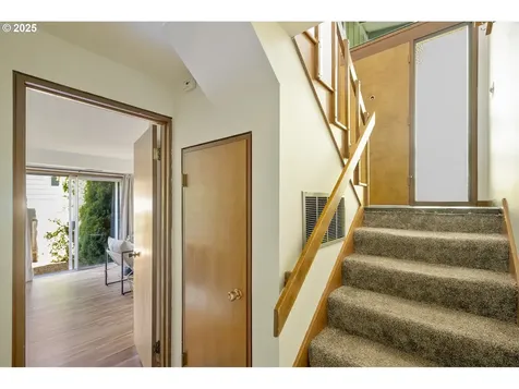 9135 SW 36th Avenue Portland OR 97219