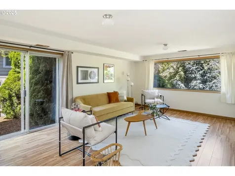 9135 SW 36th Avenue Portland OR 97219