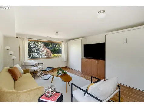 9135 SW 36th Avenue Portland OR 97219