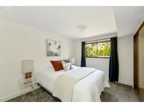 9135 SW 36th Avenue Portland OR 97219