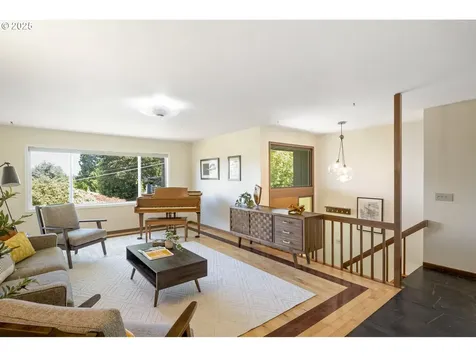 9135 SW 36th Avenue Portland OR 97219