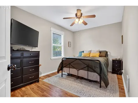 10941 Main Street NE Donald OR 97020