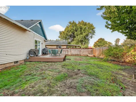 10941 Main Street NE Donald OR 97020
