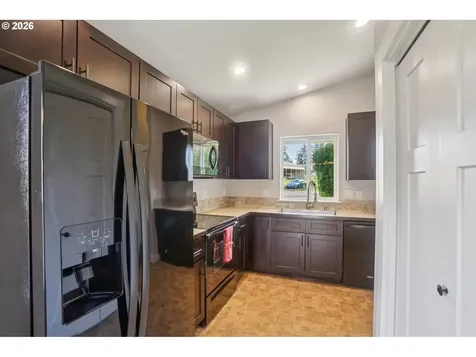 50 Hill Drive Cathlamet WA 98612