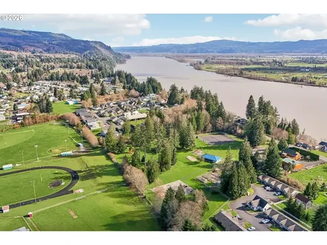 50 Hill Drive Cathlamet WA 98612