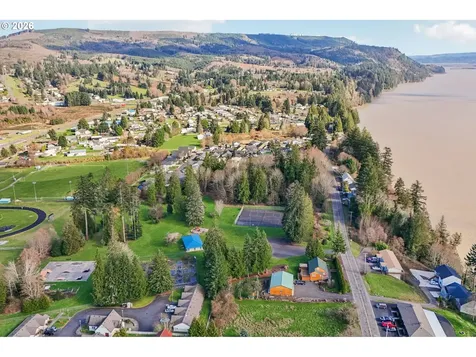50 Hill Drive Cathlamet WA 98612
