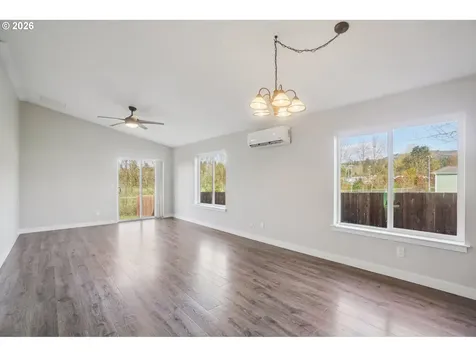 50 Hill Drive Cathlamet WA 98612